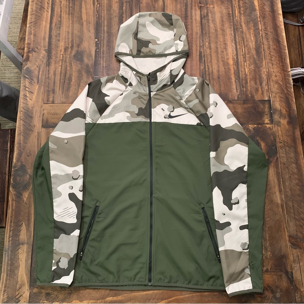 Nike Wind Breaker - Camo/Army Green - Size Adult Large